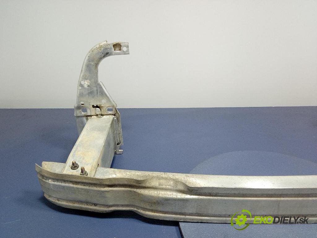 Audi A6 2012 výztuha narazník před 01