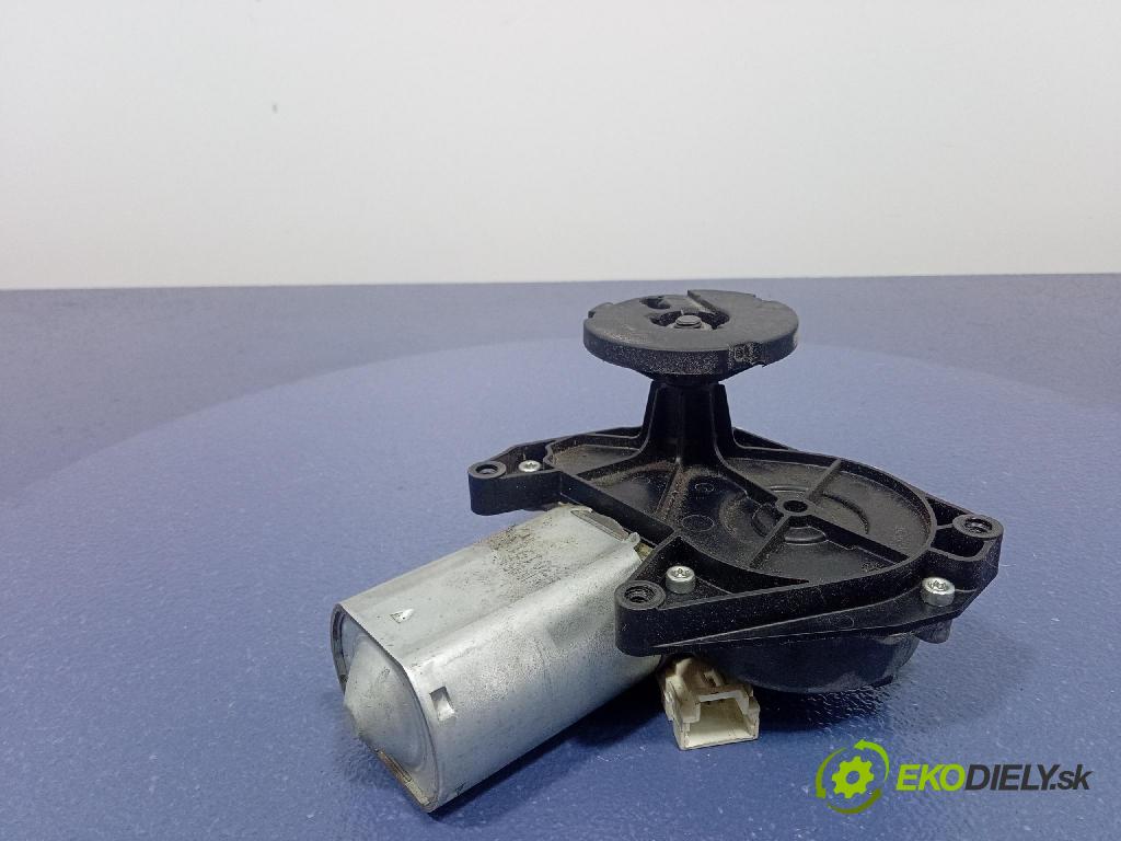 Peugeot 407 sw 2006 motor: Stierače: zad 9646500880