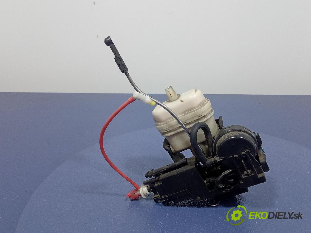 Mercedes S-klasa 2005 zámek Klapky: kufr A2207500185