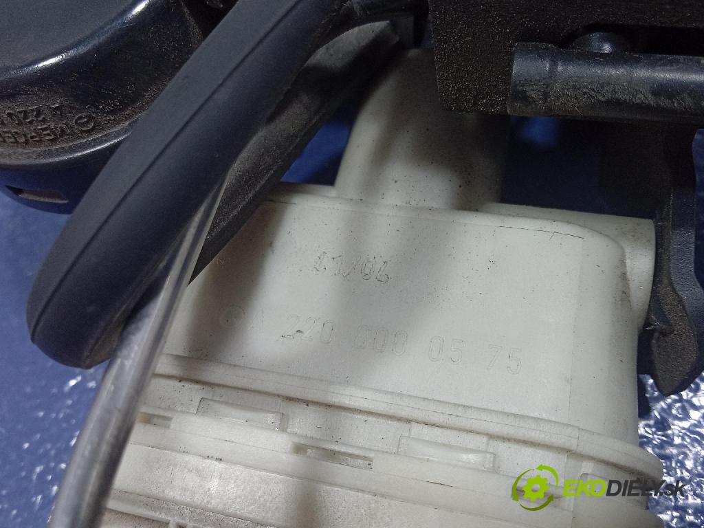 Mercedes S-klasa 2005 zámek Klapky: kufr A2207500185