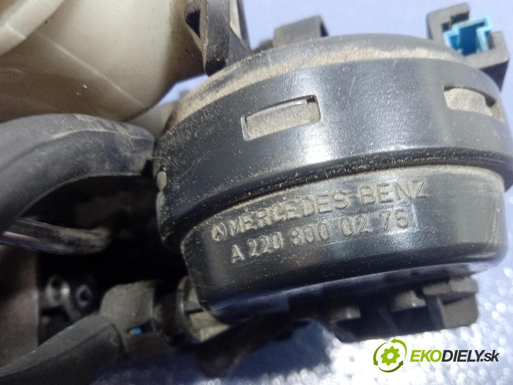 Mercedes S-klasa 2005 zámek Klapky: kufr A2207500185