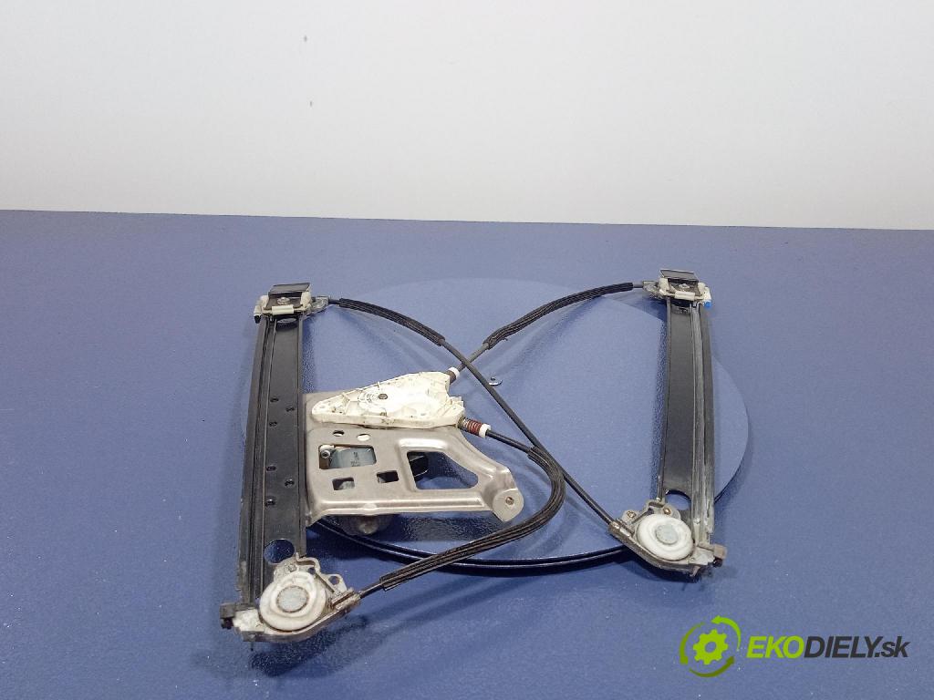 Mercedes S-klasa 2005 mechanismus stahování Sklenka: před Levý: 01