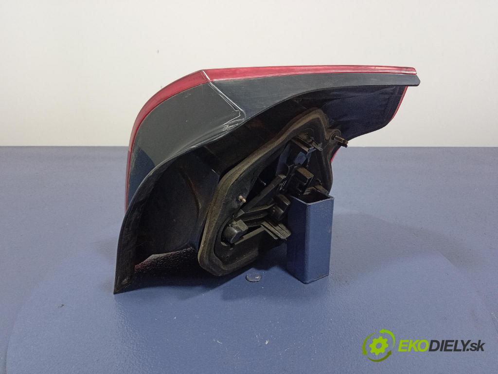 Toyota Corolla 2002 svetlo / reflektor zad ľavá Vonkajsia: 01
