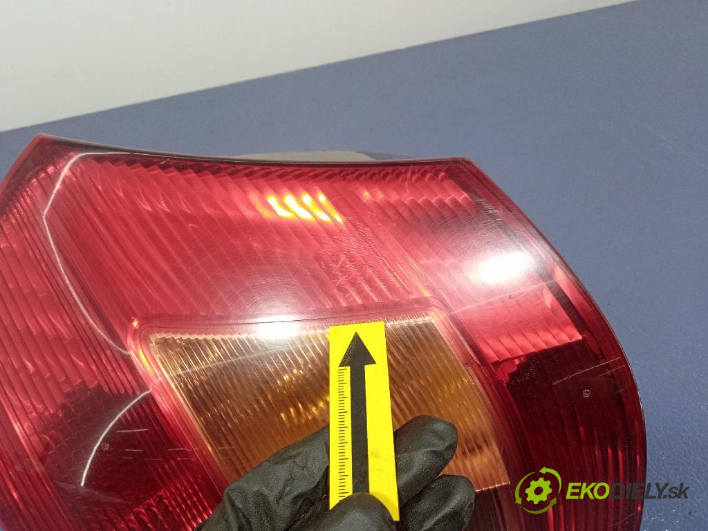 Toyota Corolla 2002 svetlo / reflektor zad ľavá Vonkajsia: 01