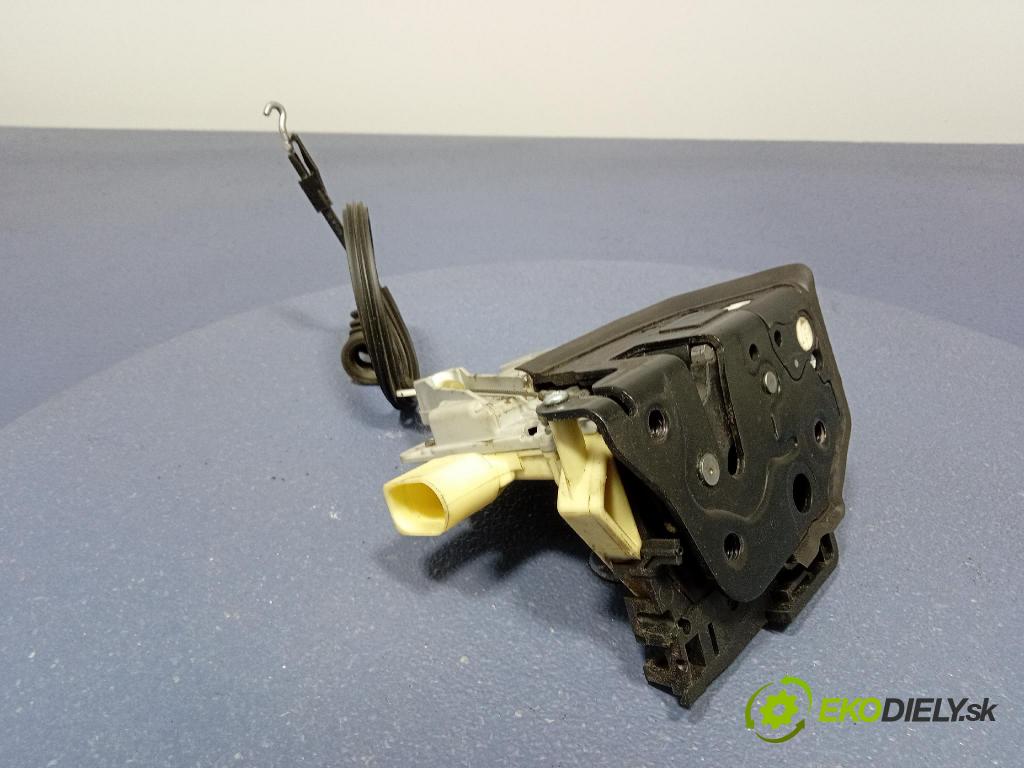 Vw Passat 0 zámek dveře před v pravo: 3C1837016A