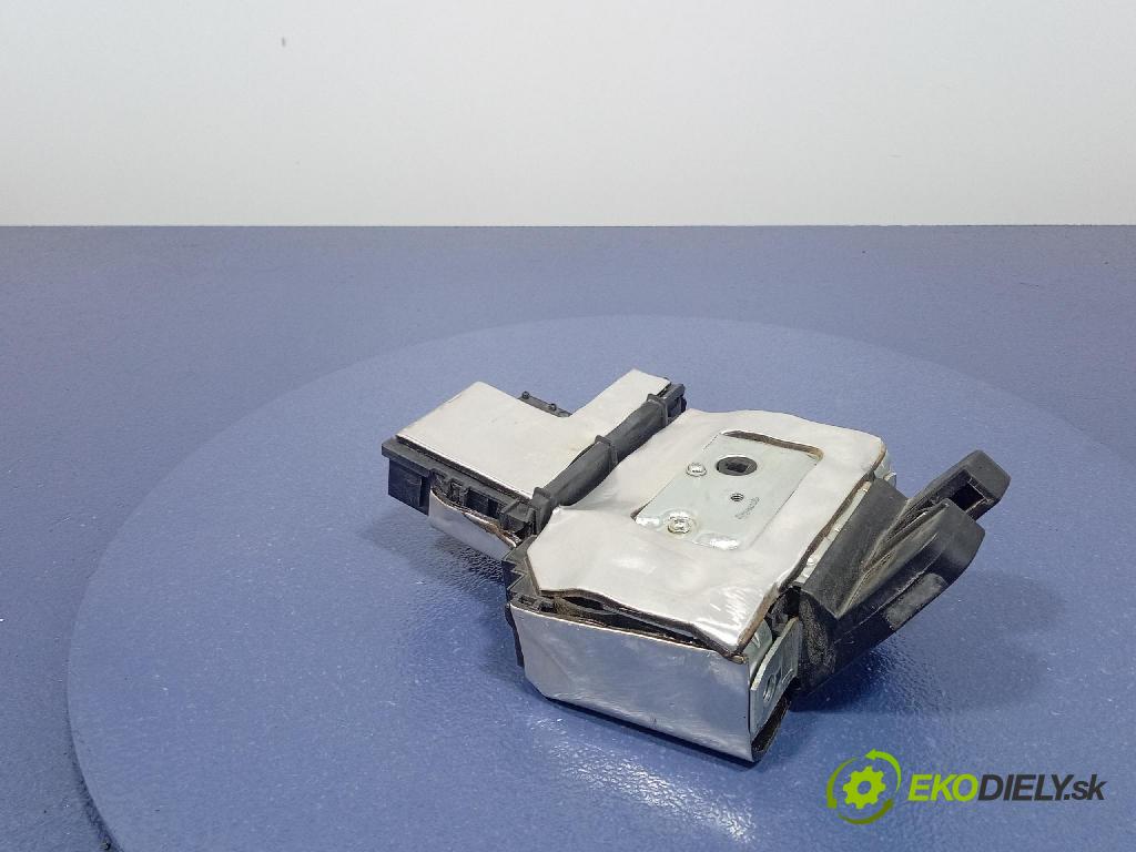 Opel Vectra 2004 zámek Klapky: kufr 24467824