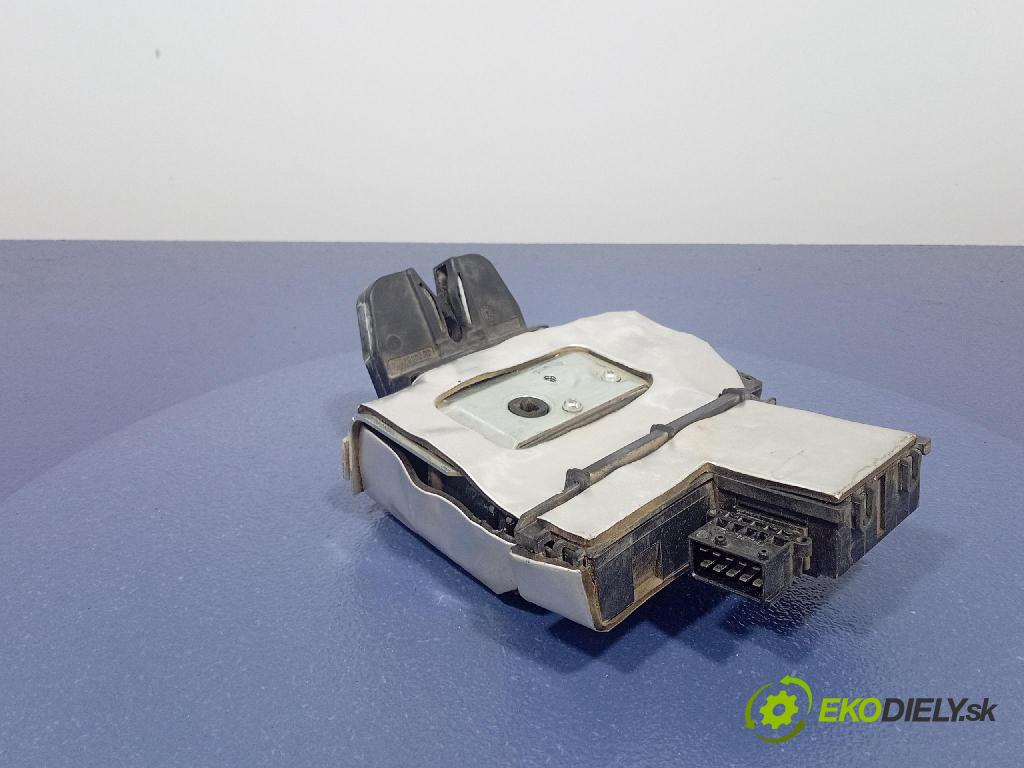 Opel Vectra 2004 zámek Klapky: kufr 24467824