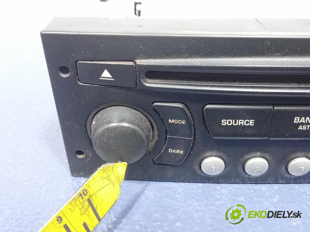 Citroen C4 2006 Radio I Navigácia: 01