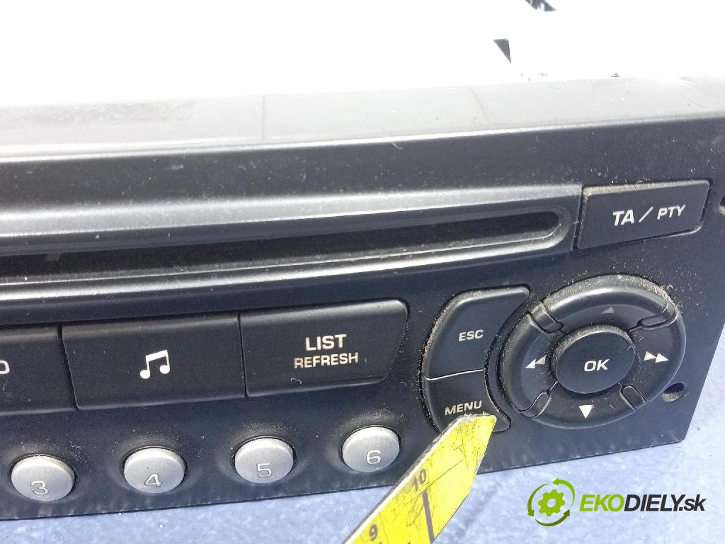 Citroen C4 2006 Radio I Navigácia: 01