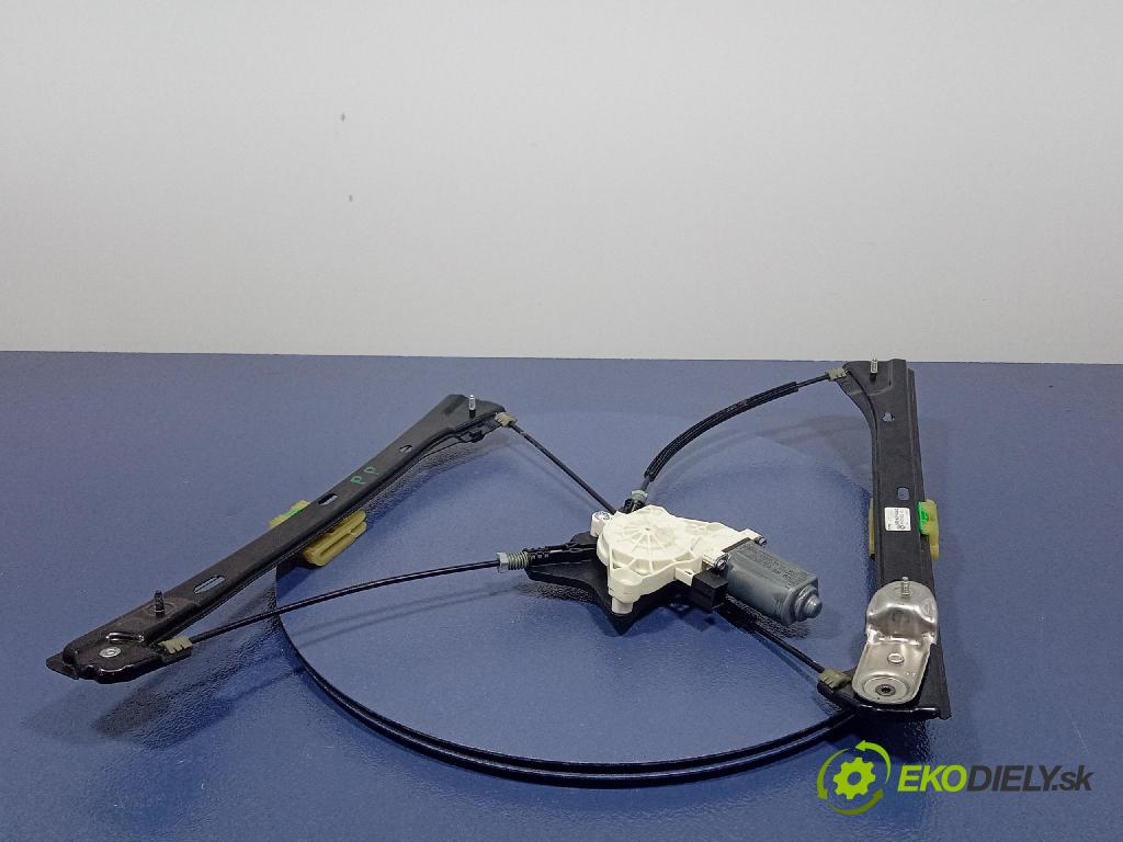 Vw Passat 2020 mechanismus stahování Sklenka: před v pravo: 30837462C