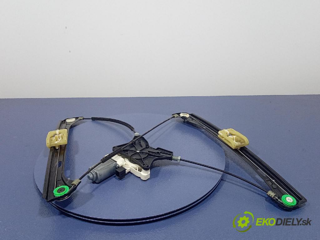 Vw Passat 2020 mechanismus stahování Sklenka: před v pravo: 30837462C