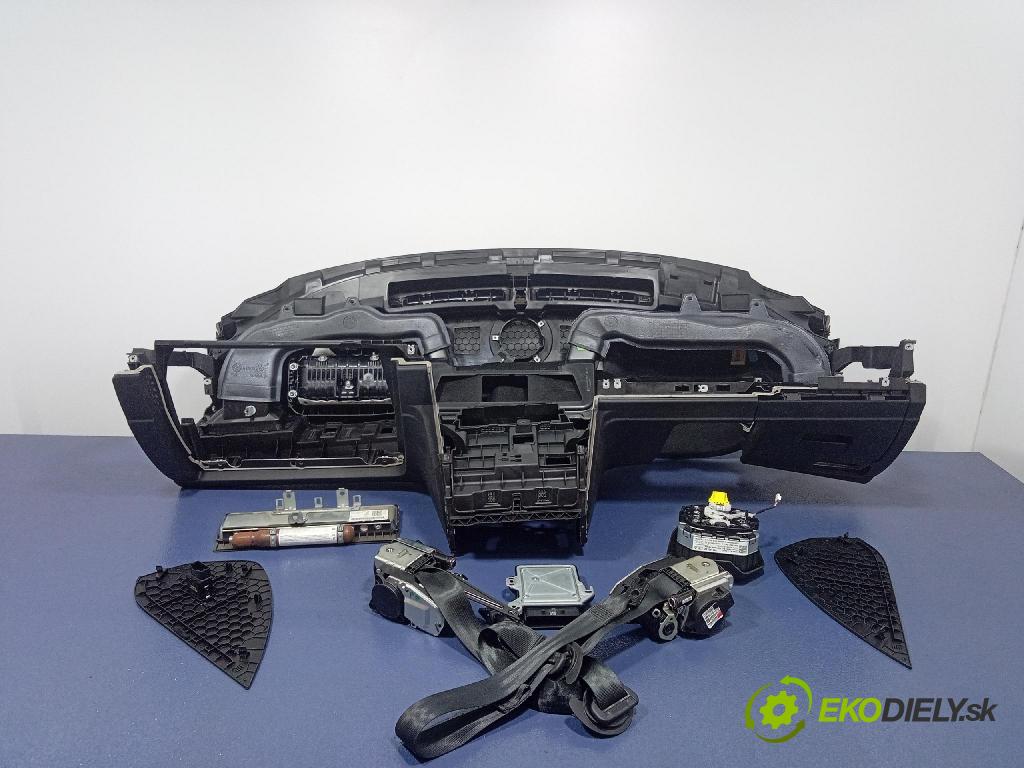 Vw Passat 2020 kokpit,pristrojová doska 01
