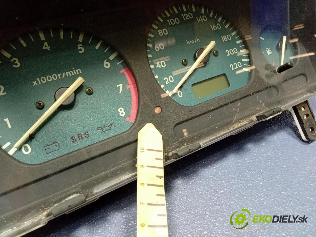 Land Rover Freelander 1999 prístrojovka/ budíky YWY100340