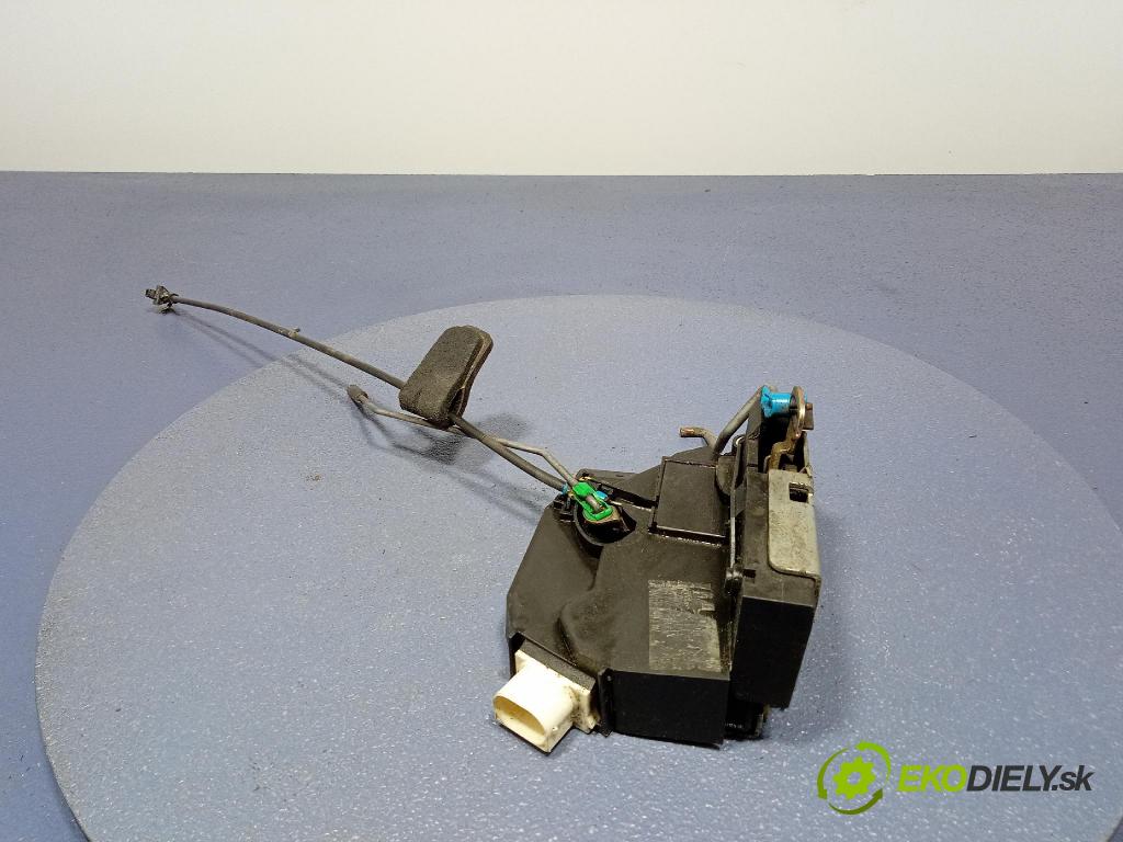 Land Rover Freelander 1999 zámek dveře před Levý: 01