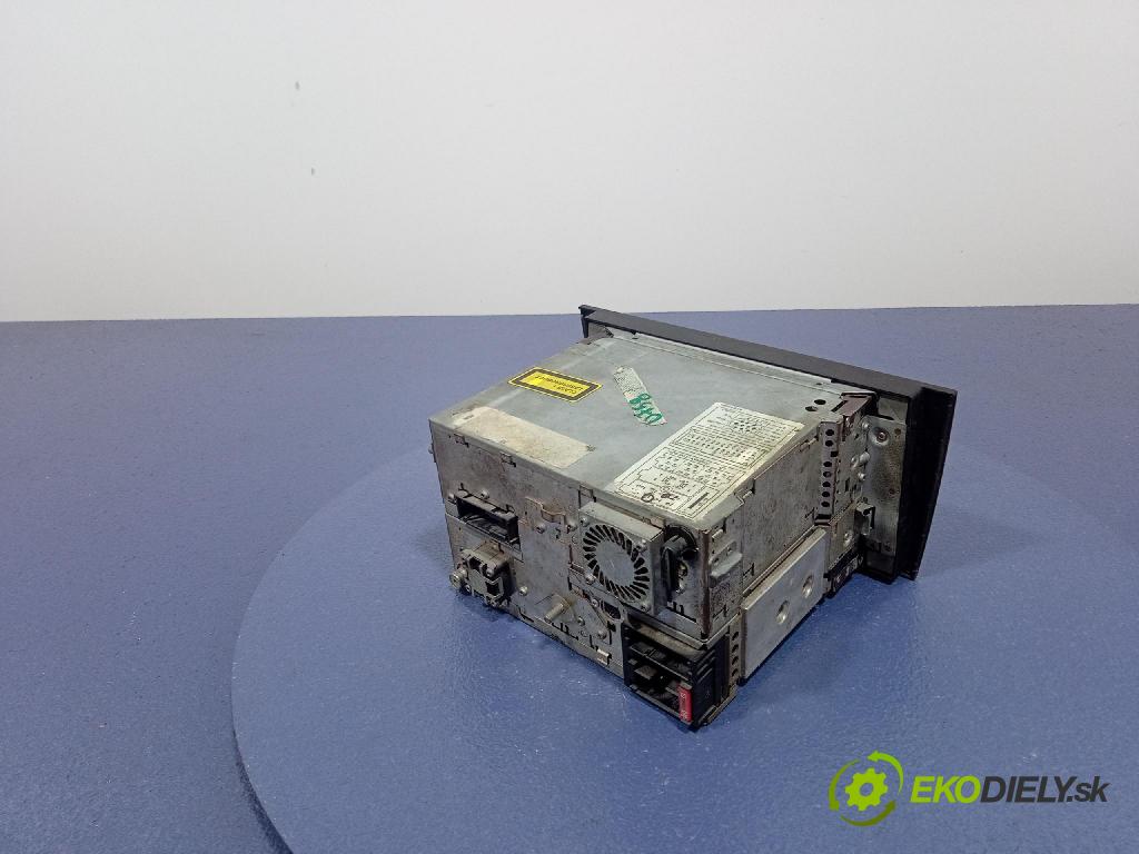 Audi A6 2000 Radio I Navigácia: 01