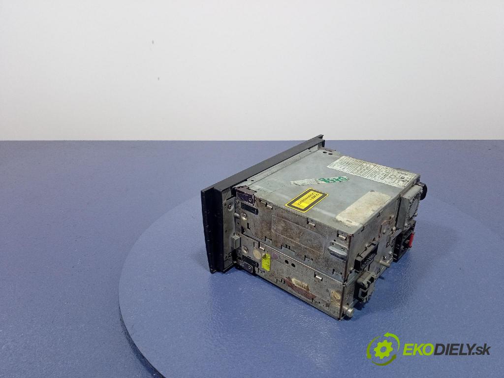 Audi A6 2000 Radio I Navigácia: 01