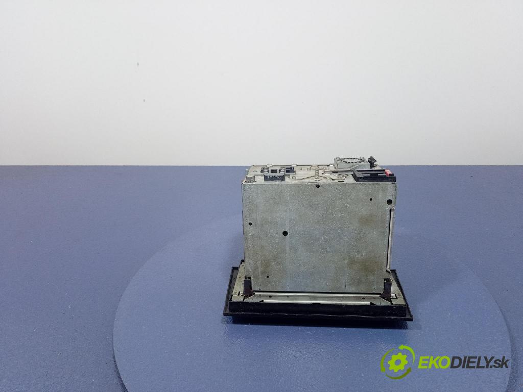 Audi A6 2000 Radio I Navigácia: 01