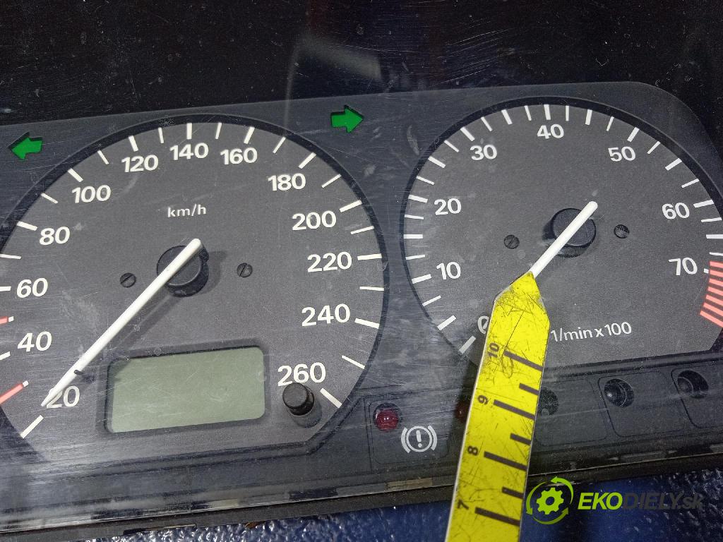 Vw Passat 1995 prístrojovka/ budíky 3A0919033F