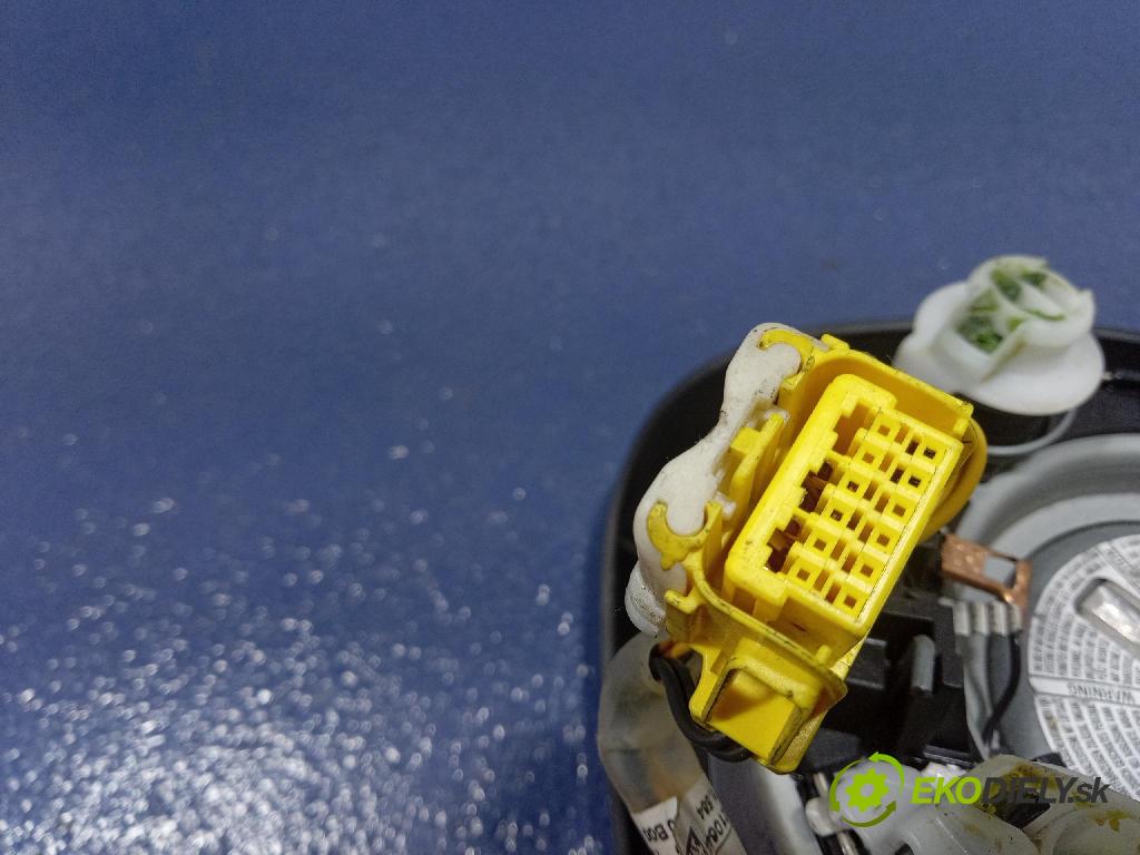 Seat Ibiza 2009 kokpit,pristrojová doska 01