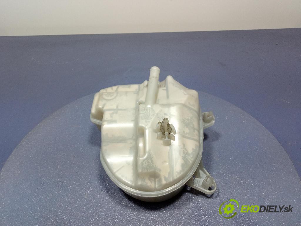 Skoda Octavia 2020 nádržka Kompenzačné: 5WA121407F