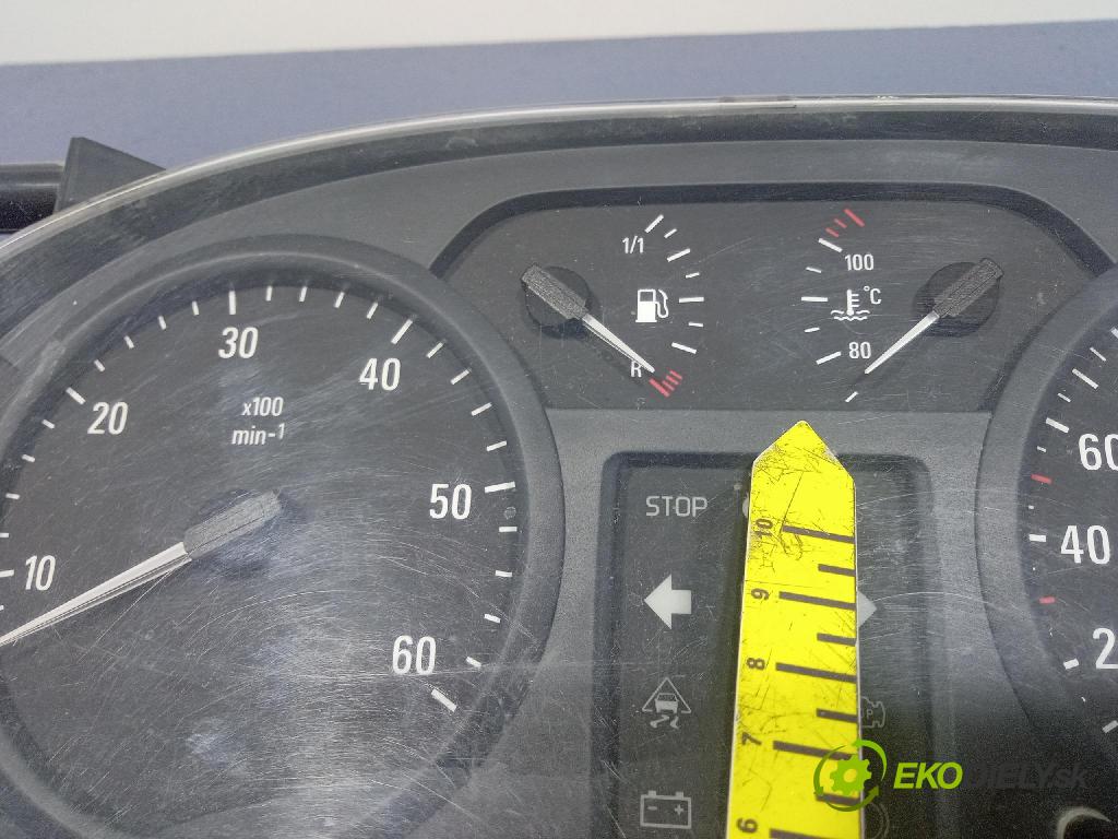 Opel Vivaro 2004 prístrojovka/ budíky 8200279068