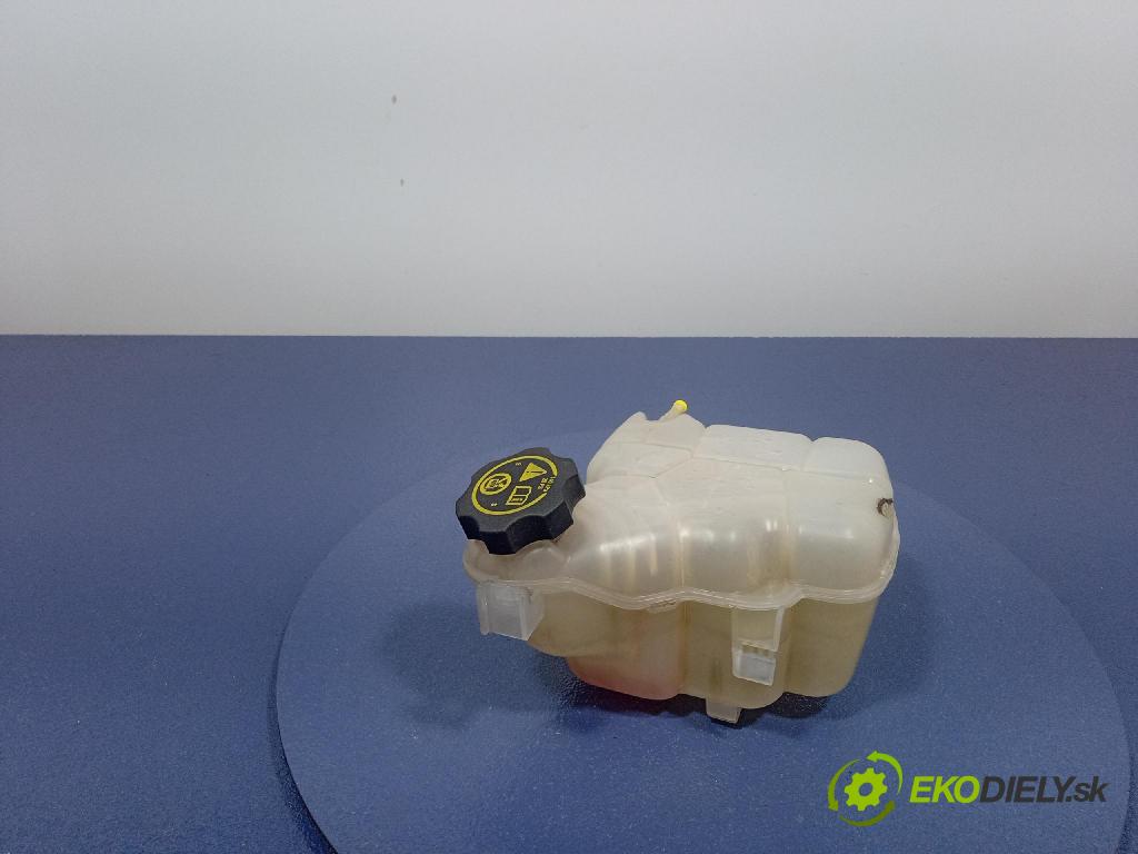 Opel Zafira 2015 nádržka Kompenzačné: 01