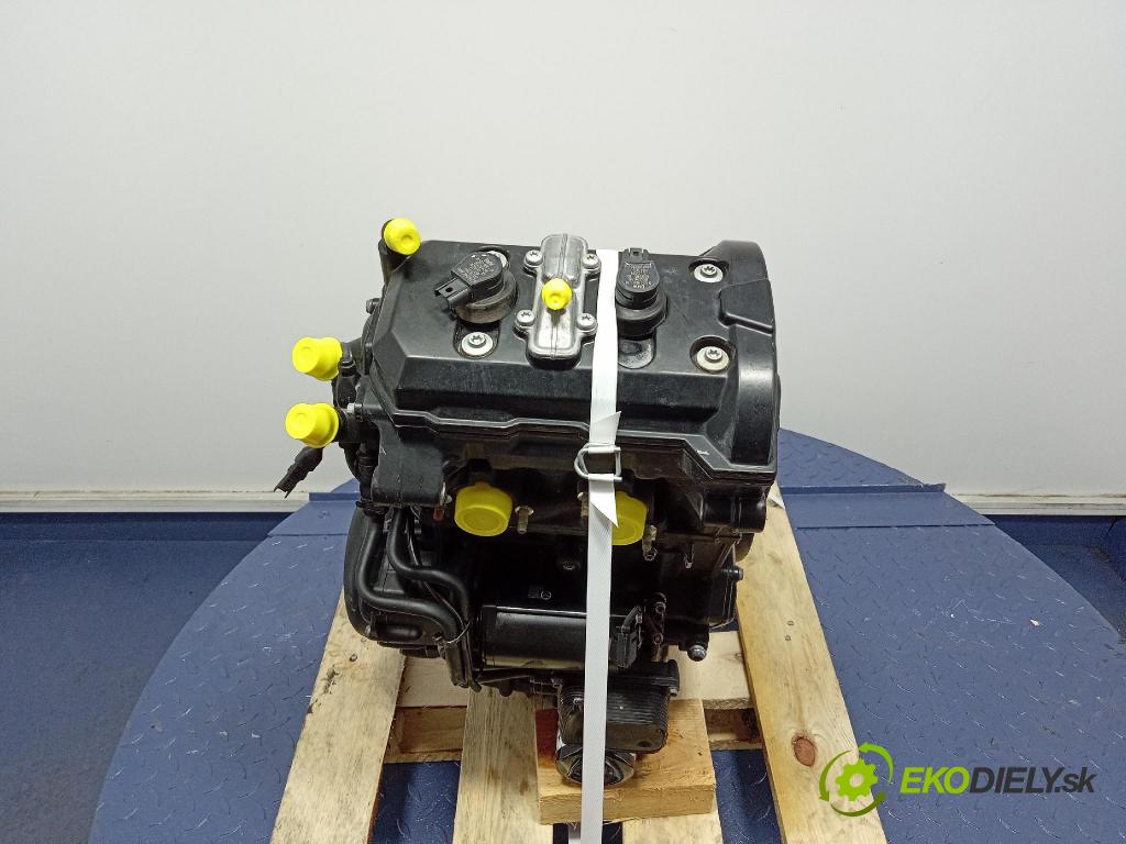 Bmw F800 r 2015 motor Benzín: 01