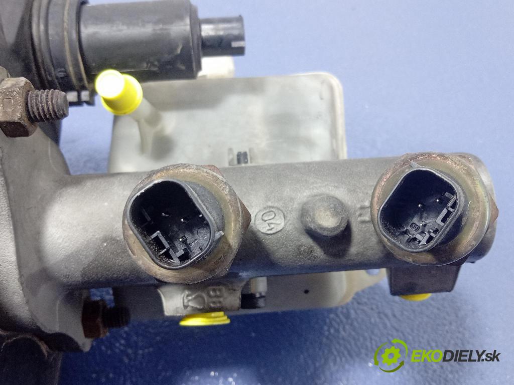 Volvo S60 2004 servo Brzdní: P30714320