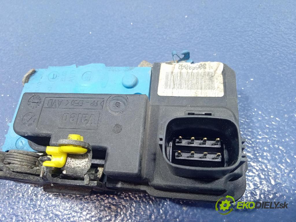 Volvo S60 2004 zámek dveře před v pravo: 30663042