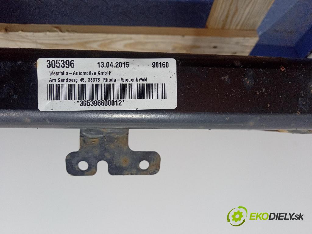 Audi A4 2015 oko Do Přívěsy 8T0800491H