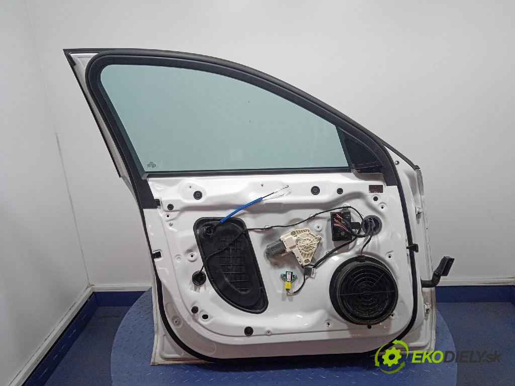 Audi A4 2015 dvere Predné Vľavo: 01