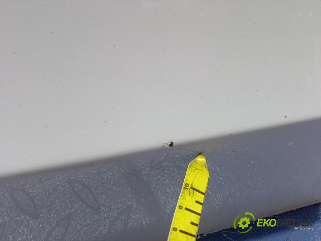 Audi A4 2015 dvere Predné Vľavo: 01