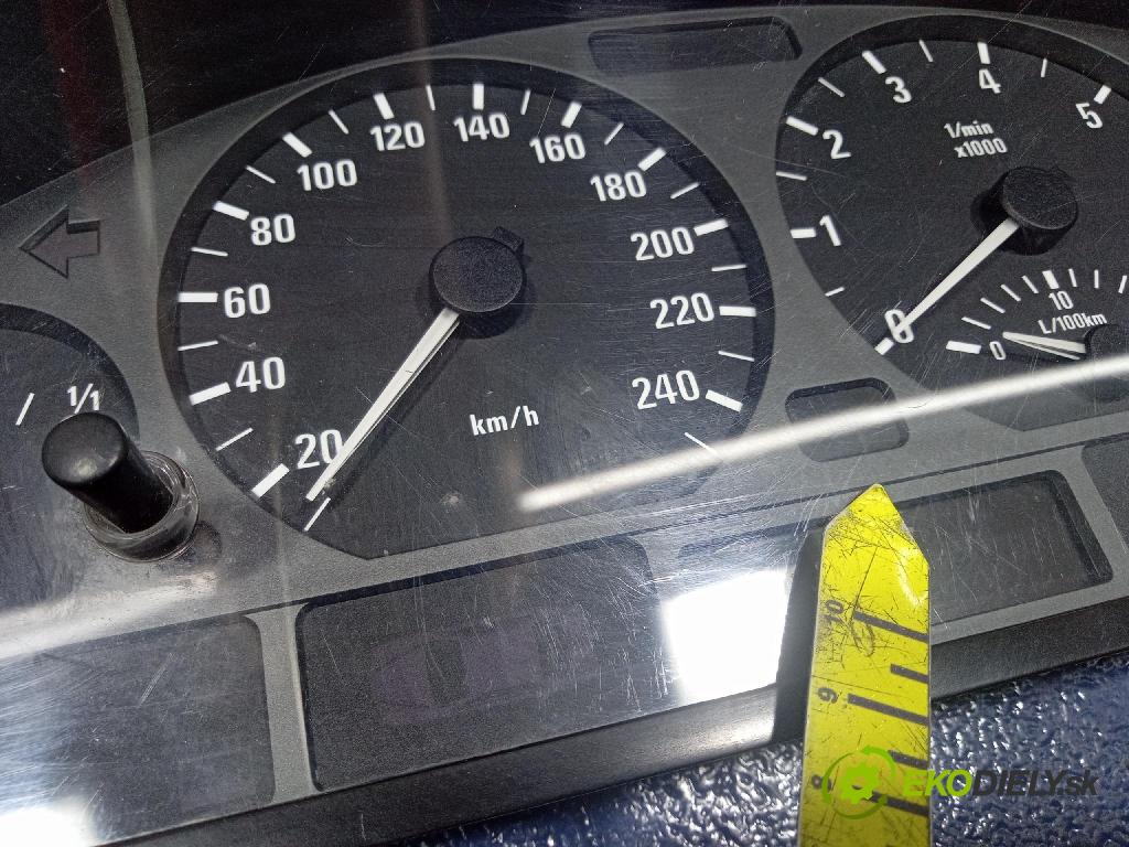 Bmw Seria 3 2004 prístrojovka/ budíky 6940868