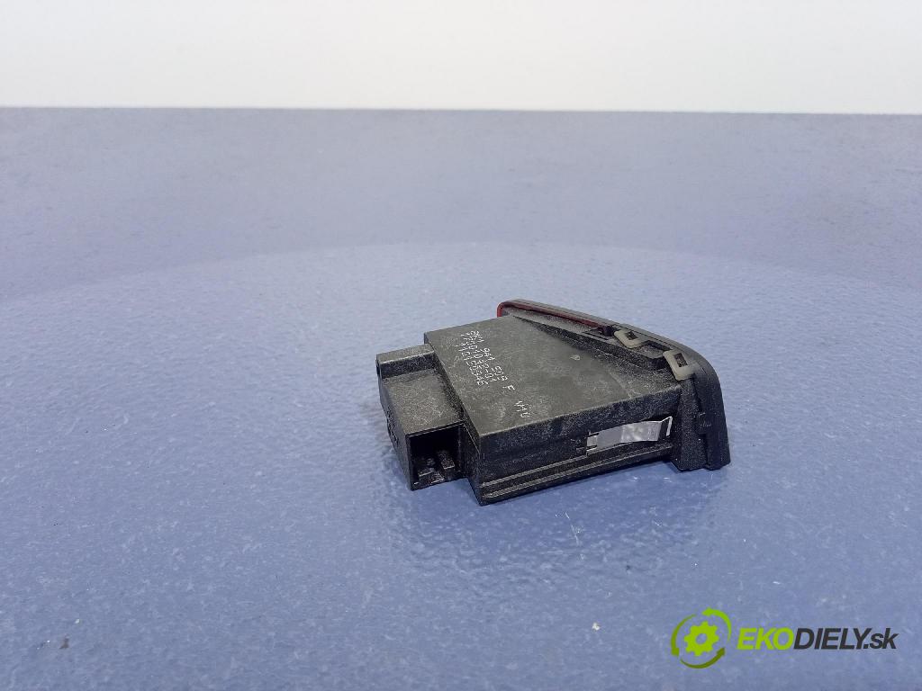 Audi A4 2015 Přepínač Světel: Nouzový 8K1941509F