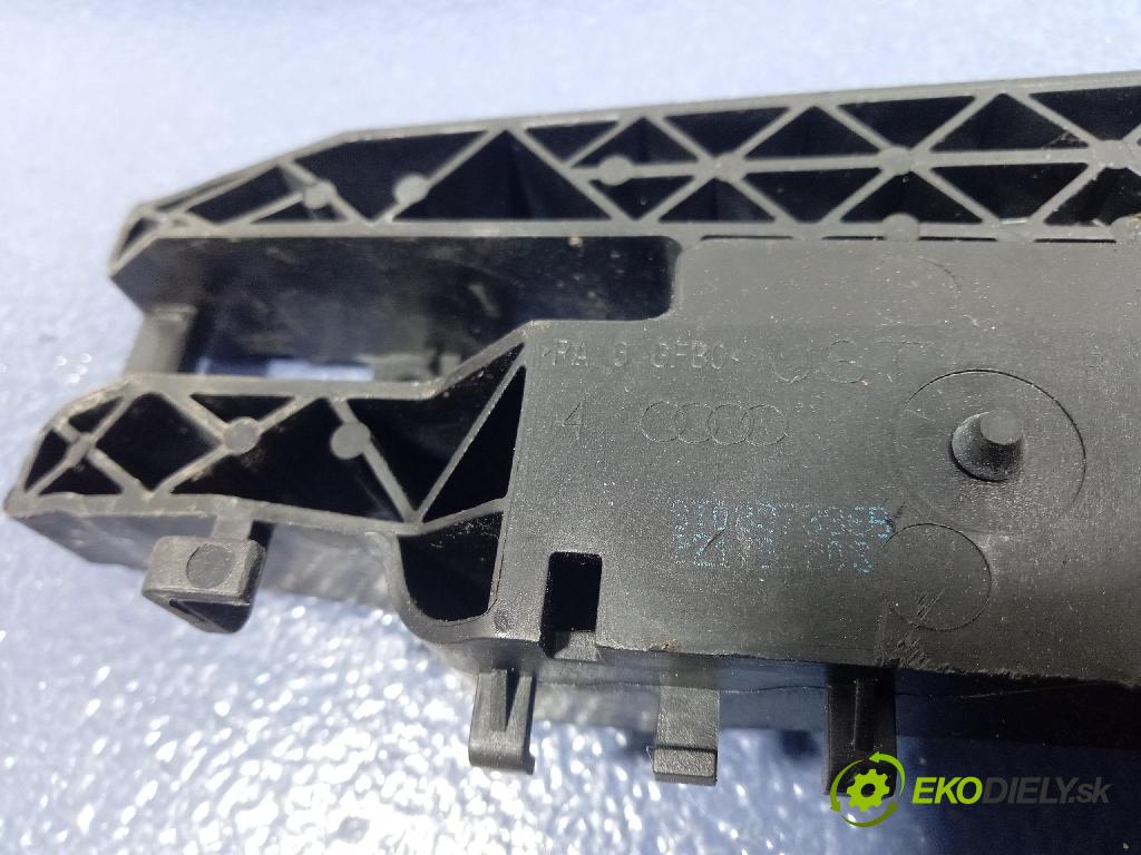 Audi A4 2015 zámek dveře Zad: v pravo: 8K0839016H
