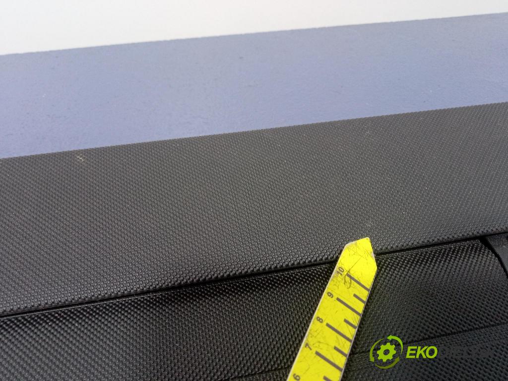 Audi A4 2015 roleta 01