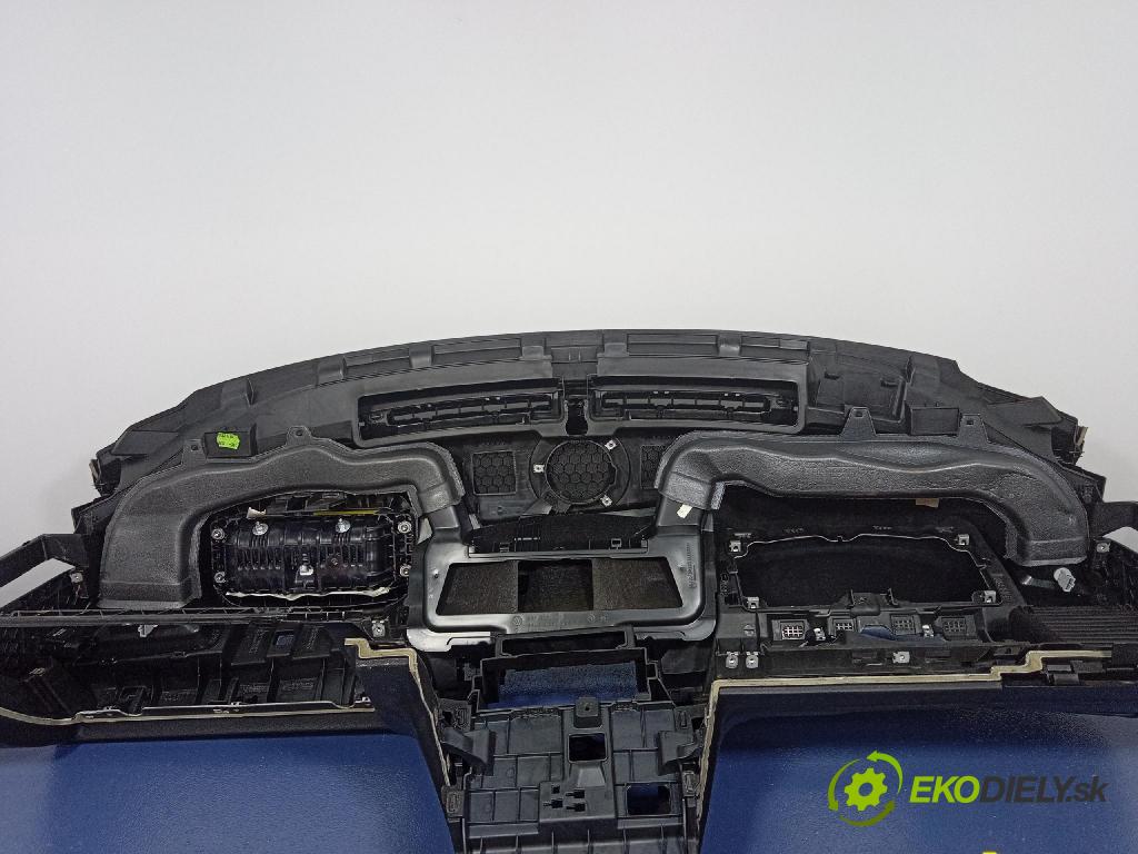 Vw Passat 2018 kokpit,pristrojová doska 3G1857003BP