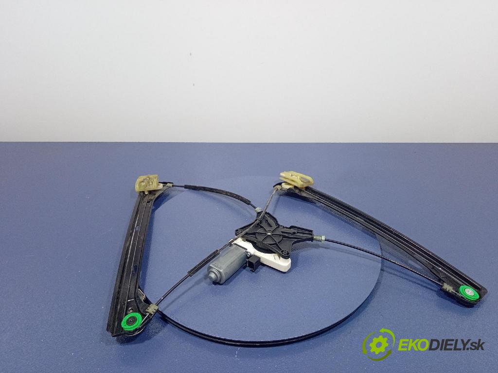 Vw Passat 2018 mechanismus stahování Sklenka: před v pravo: 3G0837462C