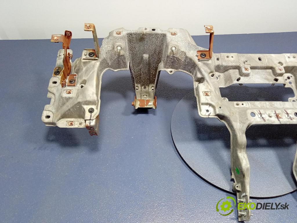 Ford Mustang mach-e 2021 kokpit,pristrojová doska 01
