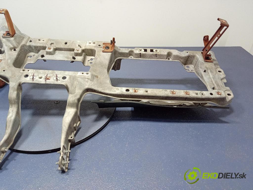 Ford Mustang mach-e 2021 kokpit,pristrojová doska 01