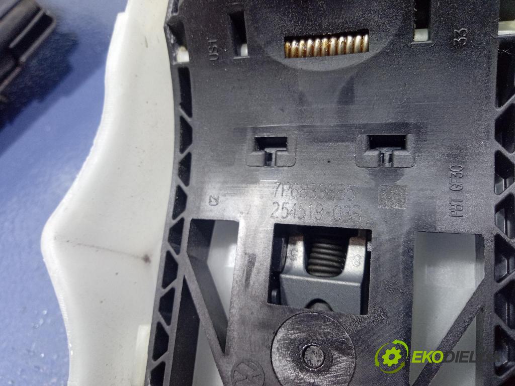 Skoda Superb 2019 zámek dveře před v pravo: 5TB837016B