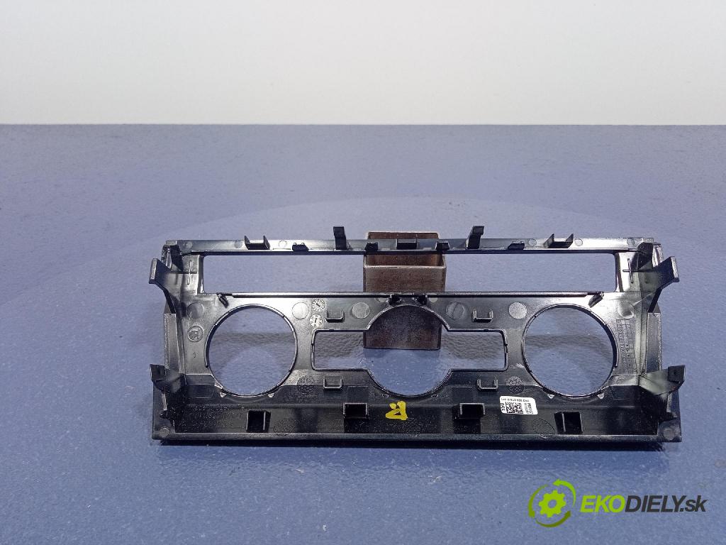 Skoda Superb 2019 kryt Plast: Interiéry: 3V0820085B