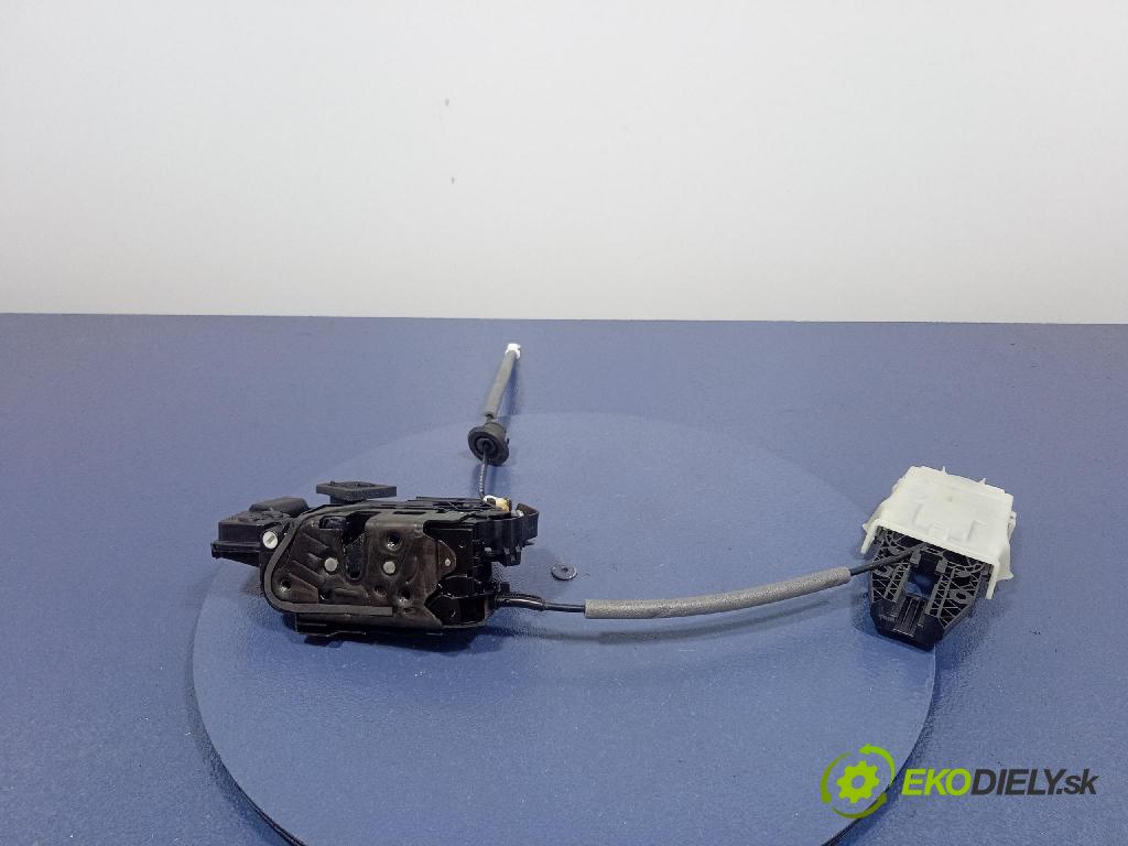 Skoda Superb 2019 zámek dveře Zad: Levý: 5TA839015N