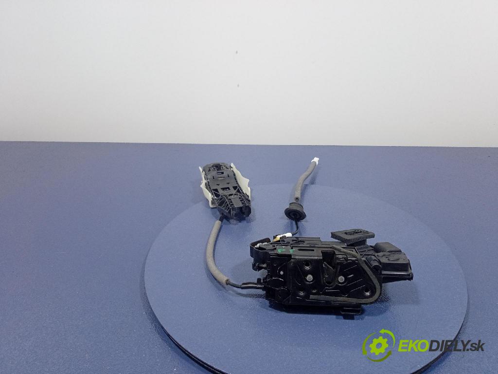 Skoda Superb 2019 zámek dveře Zad: v pravo: 5TA839016N