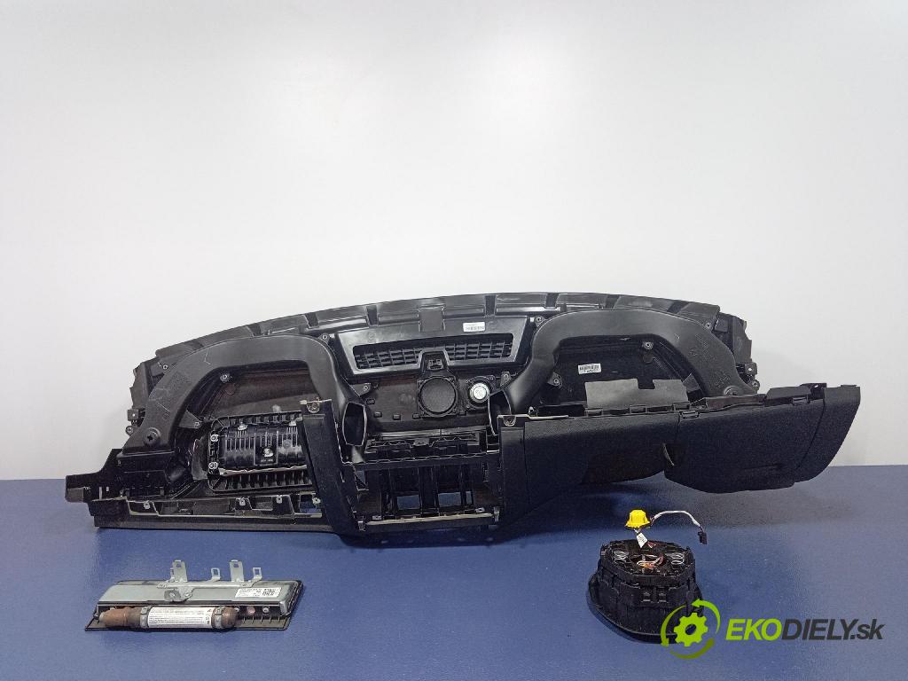 Skoda Superb 2019 kokpit,pristrojová doska 3V1857007AN