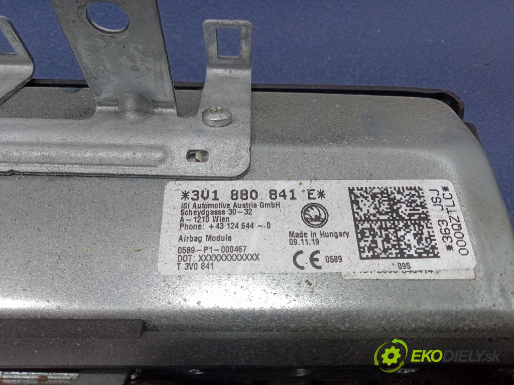 Skoda Superb 2019 kokpit,pristrojová doska 3V1857007AN