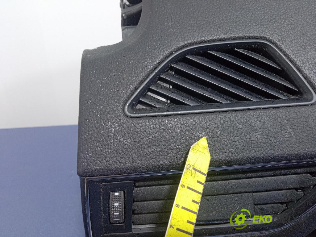 Skoda Superb 2019 kokpit,pristrojová doska 3V1857007AN