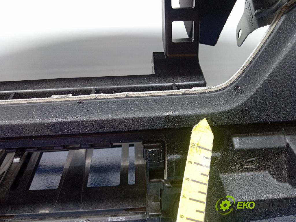 Skoda Superb 2019 kokpit,pristrojová doska 3V1857007AN