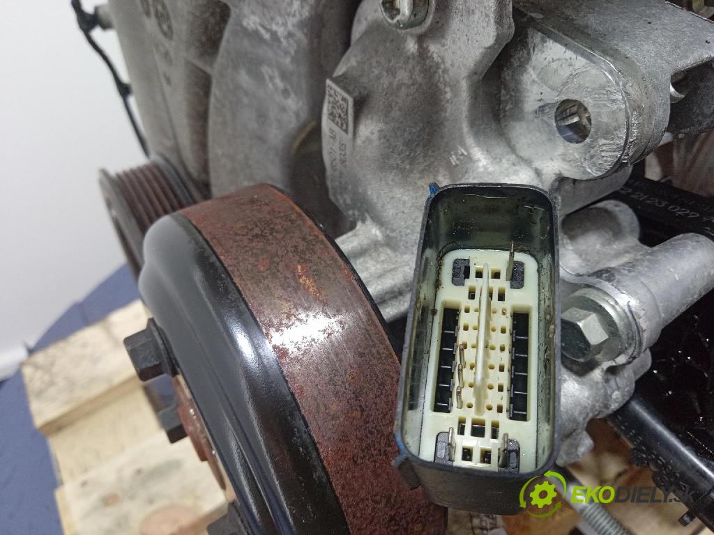 Ford Kuga 2022 motor Benzín: YZDA