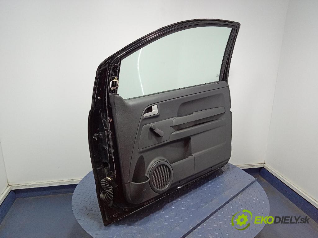 Volkswagen Fox 2006 dveře před prave 01